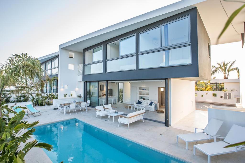 The White H Villa, Protaras, Fresh And Peaceful パラリムニ エクステリア 写真