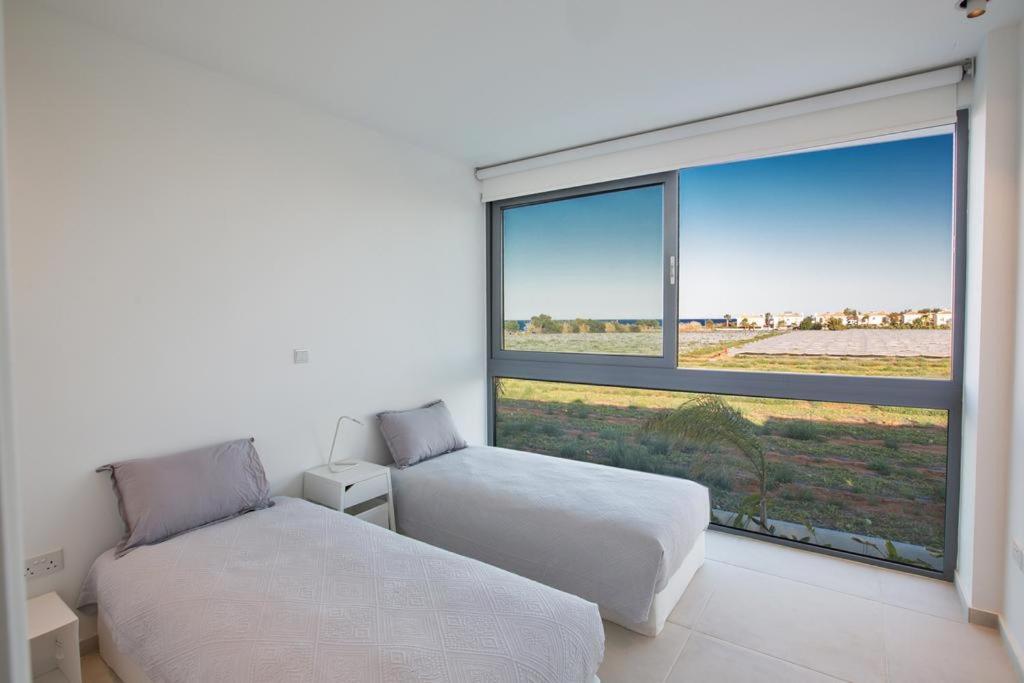 The White H Villa, Protaras, Fresh And Peaceful パラリムニ エクステリア 写真