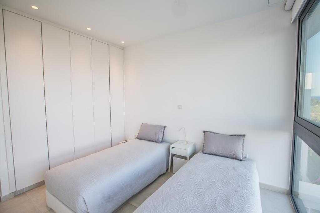 The White H Villa, Protaras, Fresh And Peaceful パラリムニ エクステリア 写真