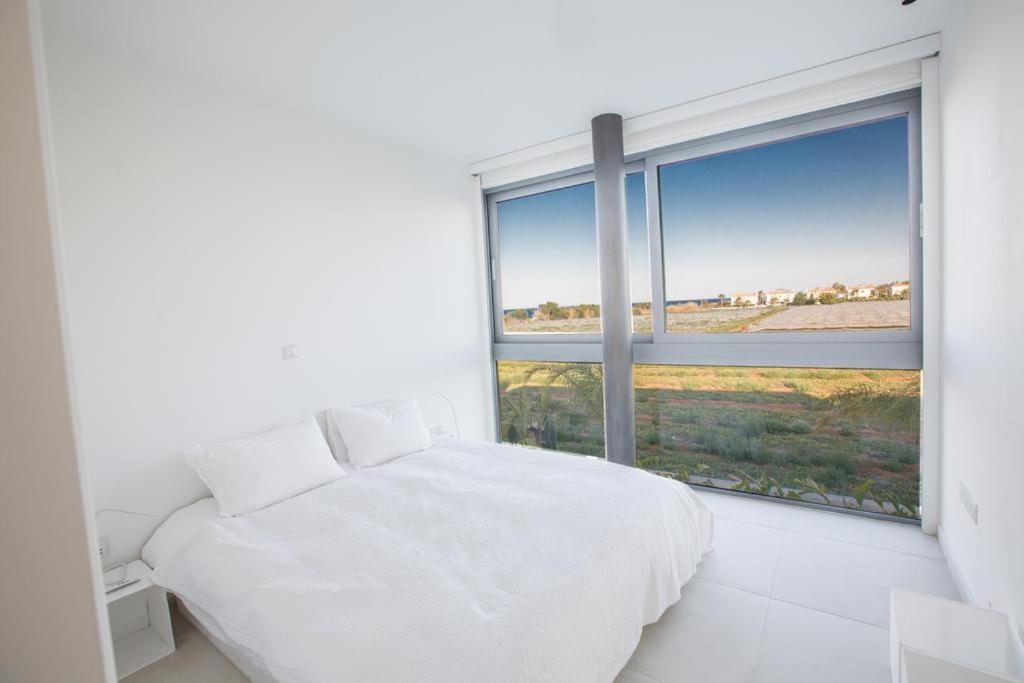 The White H Villa, Protaras, Fresh And Peaceful パラリムニ エクステリア 写真