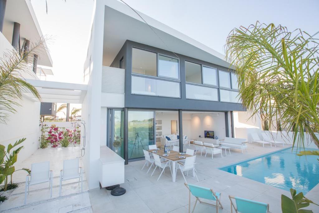 The White H Villa, Protaras, Fresh And Peaceful パラリムニ エクステリア 写真