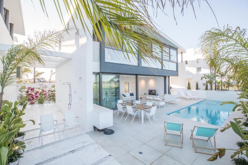 The White H Villa, Protaras, Fresh And Peaceful パラリムニ エクステリア 写真